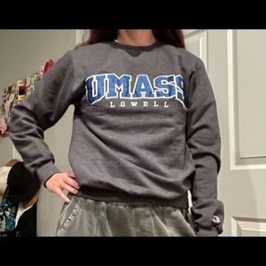 Chanpion UMASS Sweatshirt